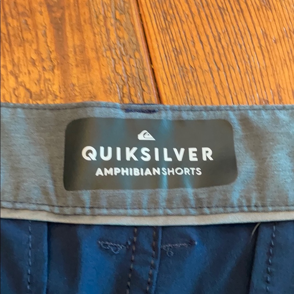 Quiksilver 20” amphibian navy blue shorts - Picture 3 of 5